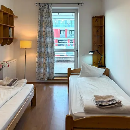 Calm Premium Apartment, Terrace & Garage 公寓