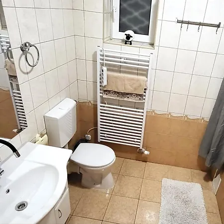 Apartmán Calm Premium Apartment, Terrace & Garage