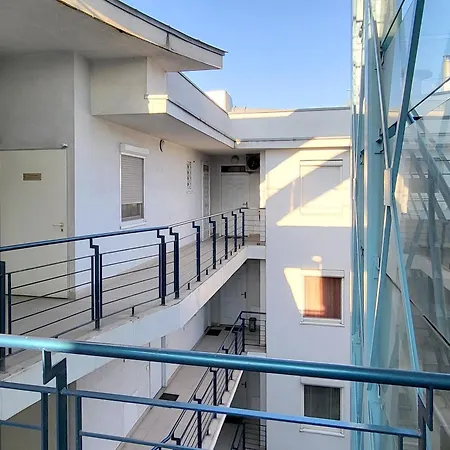Calm Premium Apartment, Terrace & Garage Apartment