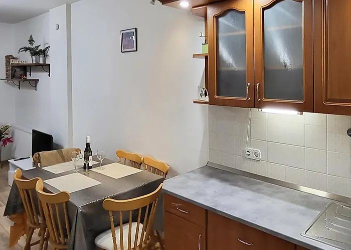 Calm Premium Apartment, Terrace & Garage