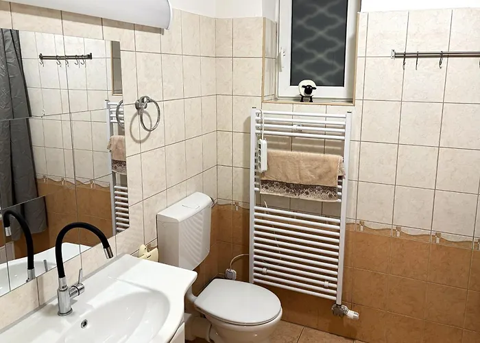 Calm Premium Apartment, Terrace & Garage