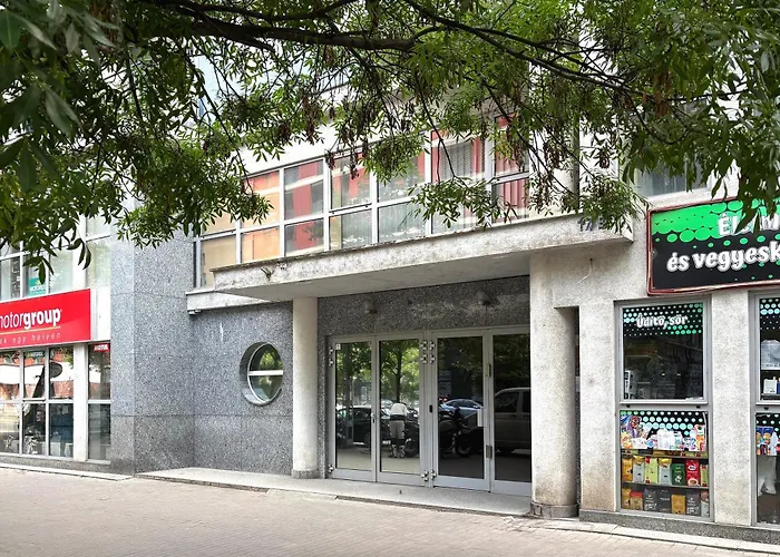 Calm Premium Apartment, Terrace & Garage * Budapest