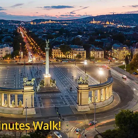 Calm Premium Apartment, Terrace & Garage * Budapest