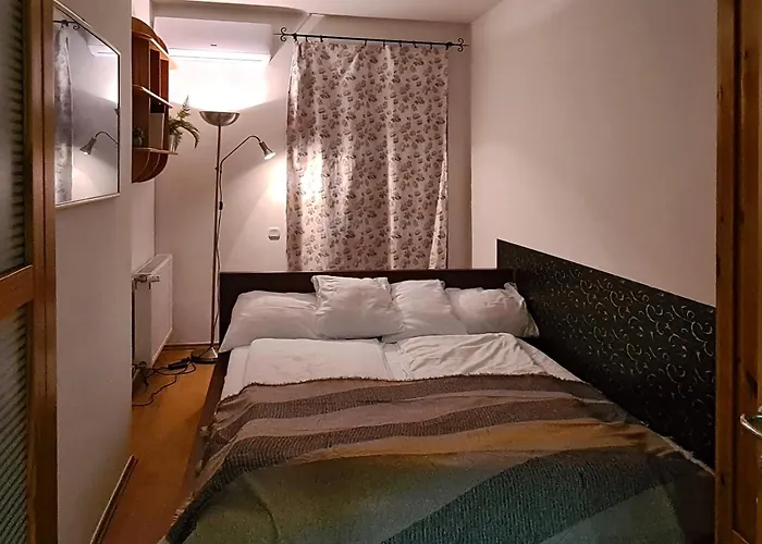 Calm Premium Apartment, Terrace & Garage * בודפשט